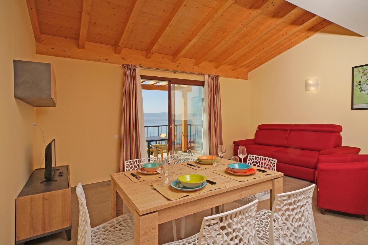 Residence Dany Appartamenti Con Cucina Vista Lago Piscina E Parcheggio Gargnano Eksteriør bilde